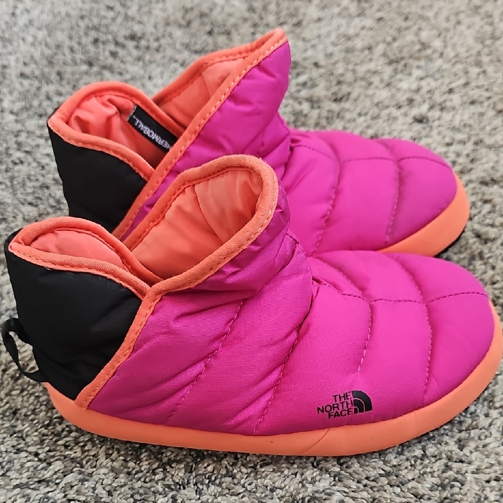 The North Face Kids Pink Orange Quilted Slip-On Slippers